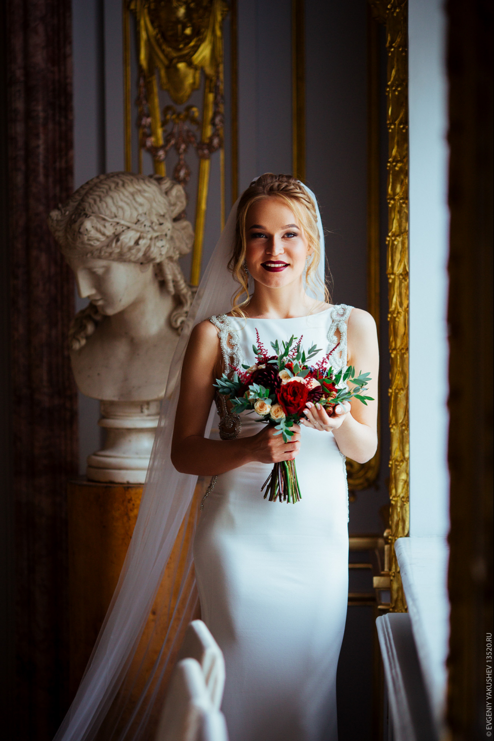 Свадьба  во дворце Петербурга.