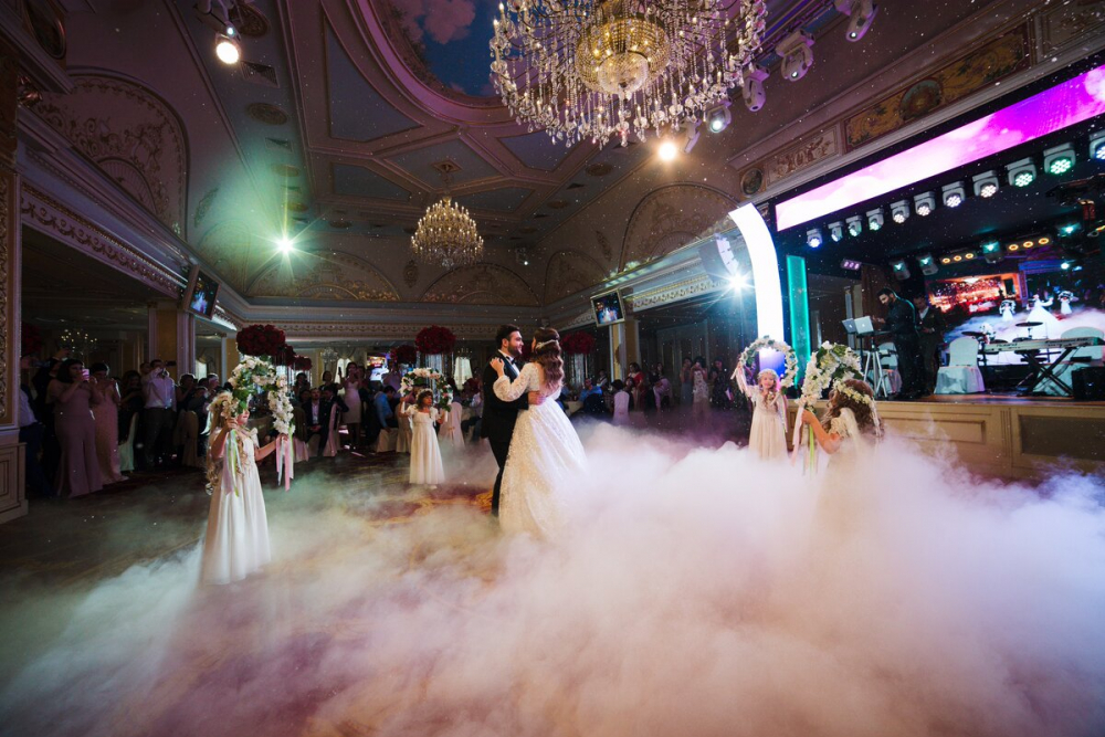 Первый танец молодоженов