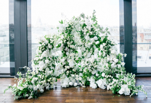 Зона церемонии на веранде отеля в центре Москвы