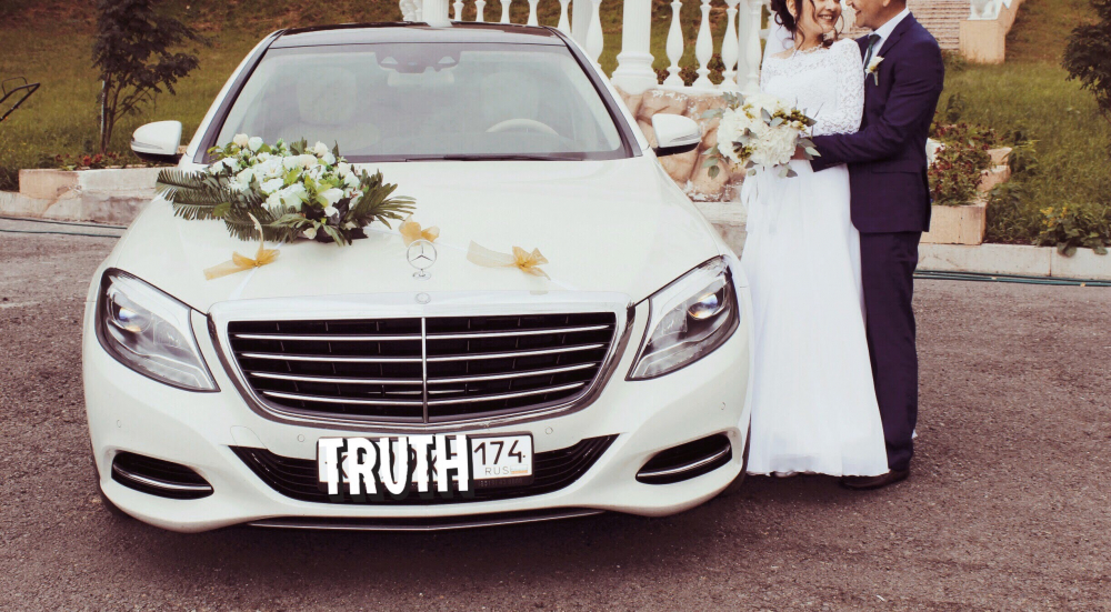 Справедливо будет отметить, что любовь к свадьбам, как и у большинства людей в этой сфере, у меня началась со своей собственной. И понимание того, что любая  свадьба очень нуждается в координаторе, кстати говоря, тоже.