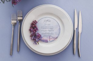 Сирень в оформлении свадебного стола