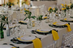 Оформление стола гостей