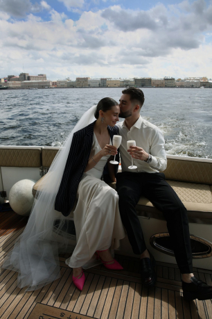 Свадебная фотосессия в Санкт-Петербурге на катере