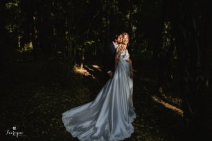 Свадебная фотосессия в лесу