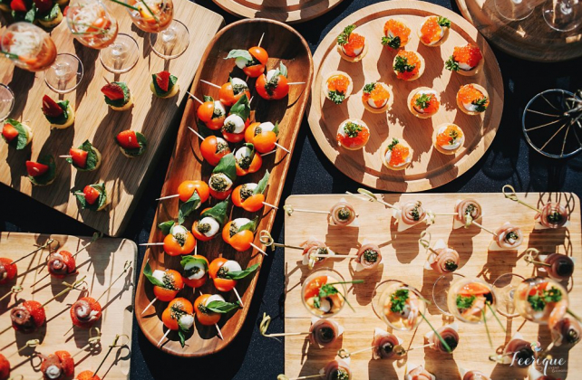 свадебное меню, фуршет на свадьбе, организатор FEERIQUE EVENT & EMOTIONS