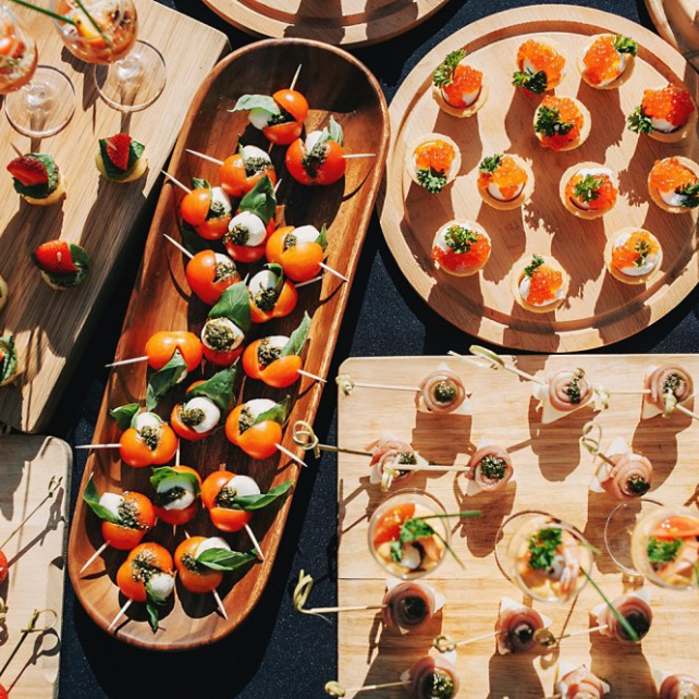 свадебный фуршет, организация свадьбы FEERIQUE EVENT & EMOTIONS