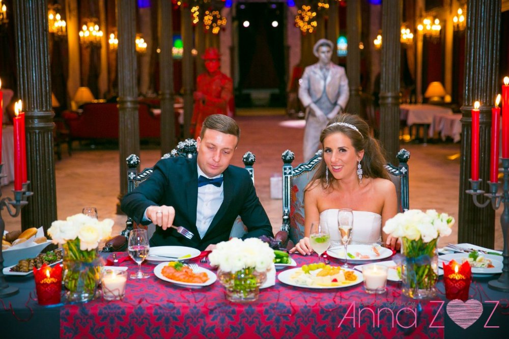 Свадьба Елены и Артема
www.annazoz.ru
www.annazozdecor.ru