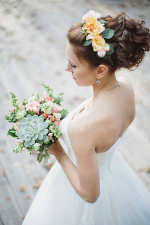 Букет невесты с суккулентами