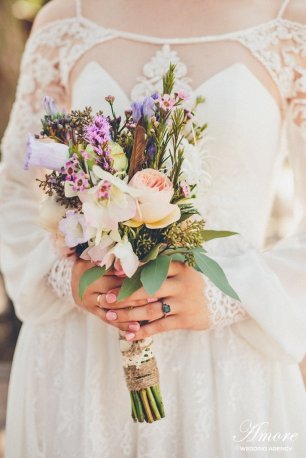 Свадебное платье с длинными широкими рукавами