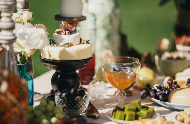сырный торт, организатор TWO PEOPLE WEDDING