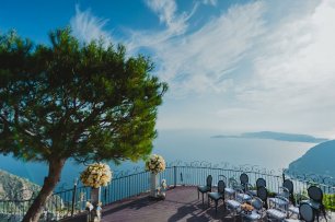 Место свадебной церемонии с видом на океан