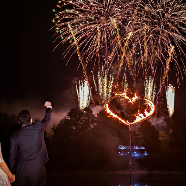 фейерверк в конце свадебного торжества, организатор ЛЮБОВЬ-МОРКОВЬ