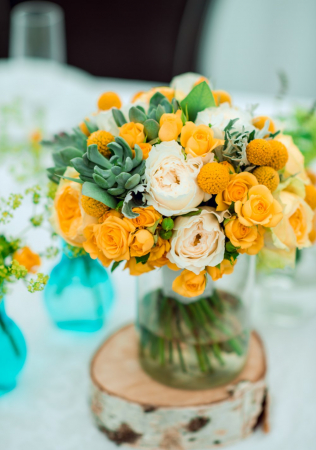 свадьба в желтом цвете, желтые цветы в свадебной флористике, организатор MARYWED