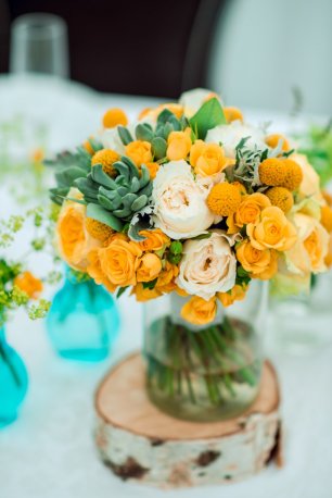 Яркий букет в вазе