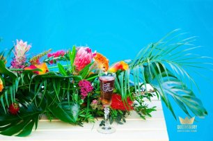 Флористика в тропическом стиле