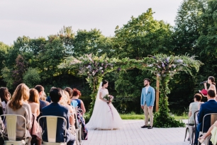 На свадебной церемонии