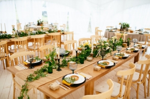 Сервировка банкетного стола