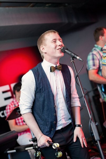 лучезарный блондин с голубыми глазами, сладострастный солист Кавер-бенд #tanculi