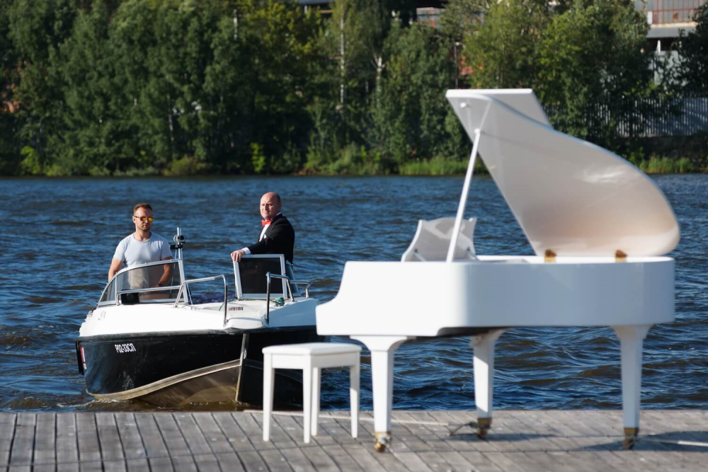 Аренда белого рояля в Екатеринбурге