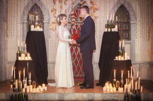 Таинственная ночная церемония в замке