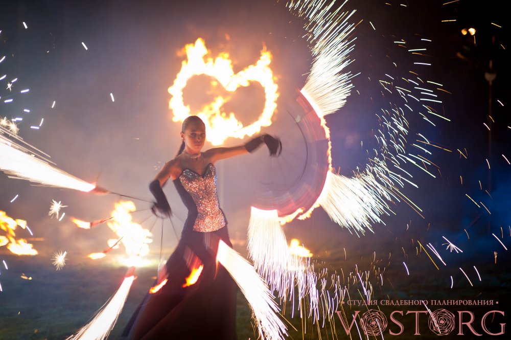 Свадьба "Седьмое небо..."  В завершение вечера было потрясающее фаер-шоу