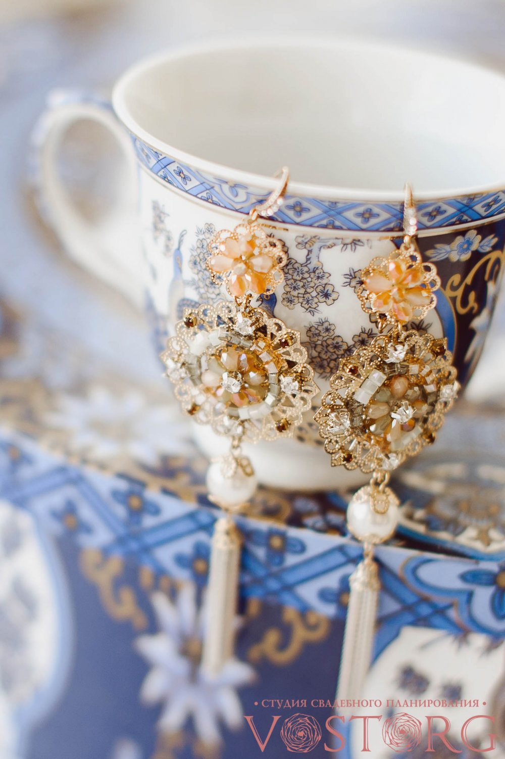 "Восточная сказка" Наш стилист подобрала аксессуары подходящие к платью невесты и поддерживающие стилистику свадьбы