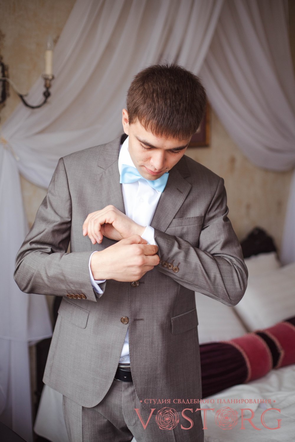 Свадьба "Седьмое небо..." Сборы жениха проходили в отеле, в соседней комнате с невестой 