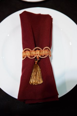 Индивидуальная сервировка гостевого стола