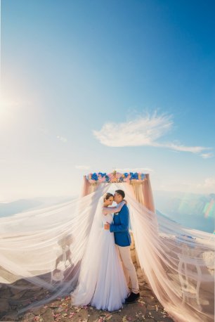 Нежное оформление свадебной церемонии