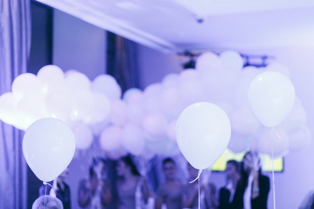 WeDoAgency. Финал свадьбы: выпуск светодиодных шаров в небо. Свадьба в Москве. Сентябрь 2013