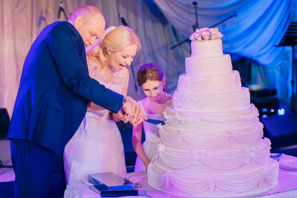 Торт на изысканной свадьбе Дениса и Арины