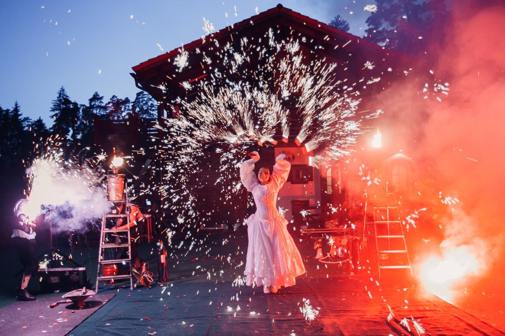 "Огненные люди" на свадьбе Анатолия и Марины, в "Честер Ферри"