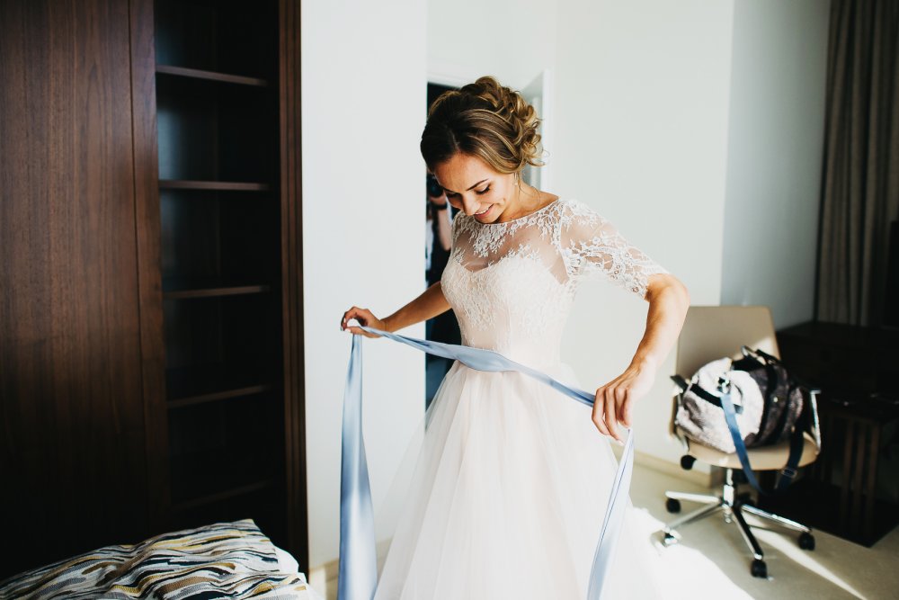 #kakorinywed
Организация Таня Елисеева
Декор и флористика Hlorisflowers 
Полиграфия Oksanamike
Фотографы Женя Гартон и Кира Невская
Платье невесты Весна Мария
Стилист Алена Агаларова
Украшения @namfleg_russia
Ведущий Борис Елисеев