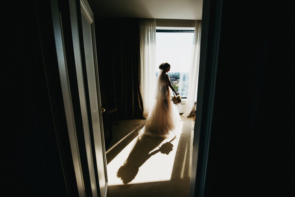 #kakorinywed
Организация Таня Елисеева
Декор и флористика Hlorisflowers 
Полиграфия Oksanamike
Фотографы Женя Гартон и Кира Невская
Платье невесты Весна Мария
Стилист Алена Агаларова
Украшения @namfleg_russia
Ведущий Борис Елисеев