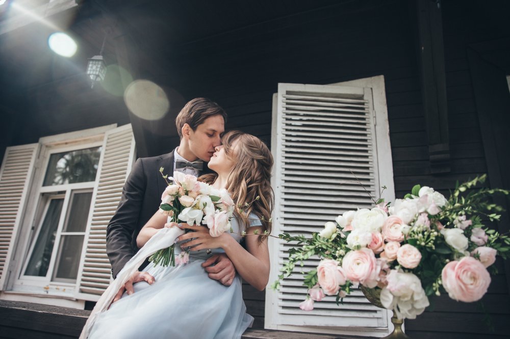 Съёмка
#vesenniy_veter #spring_wind
Концепция: Таня Елисеева | Флористика и декор: Hlorisflowers Полиграфия: Oksanamike | Украшения: Namfleg | МUAH: Алена Агаларова |Фотограф: Натали Григорьева | В роли моделей: реальная пара, мои майские молодожены
