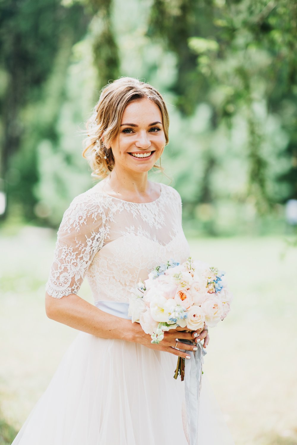 #kakorinywed
Организация Таня Елисеева
Декор и флористика Hlorisflowers 
Полиграфия Oksanamike
Фотографы Женя Гартон и Кира Невская
Платье невесты Весна Мария
Стилист Алена Агаларова
Украшения @namfleg_russia
Ведущий Борис Елисеев