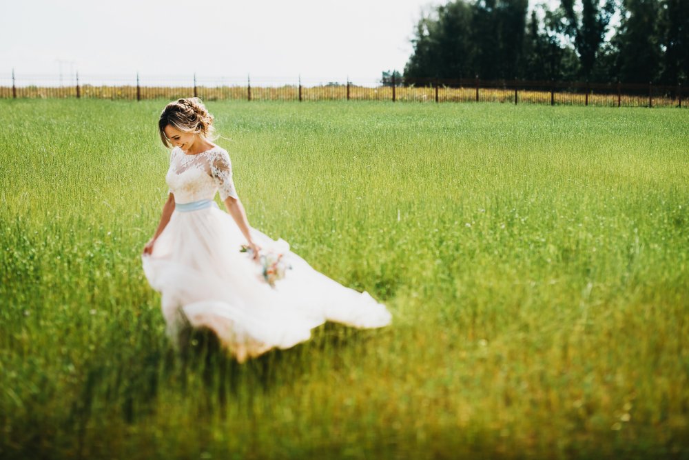 #kakorinywed
Организация Таня Елисеева
Декор и флористика Hlorisflowers 
Полиграфия Oksanamike
Фотографы Женя Гартон и Кира Невская
Платье невесты Весна Мария
Стилист Алена Агаларова
Украшения @namfleg_russia
Ведущий Борис Елисеев