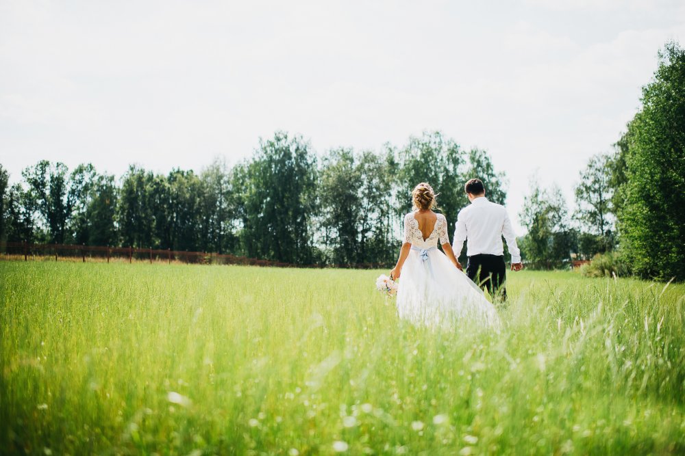 #kakorinywed
Организация Таня Елисеева
Декор и флористика Hlorisflowers 
Полиграфия Oksanamike
Фотографы Женя Гартон и Кира Невская
Платье невесты Весна Мария
Стилист Алена Агаларова
Украшения @namfleg_russia
Ведущий Борис Елисеев