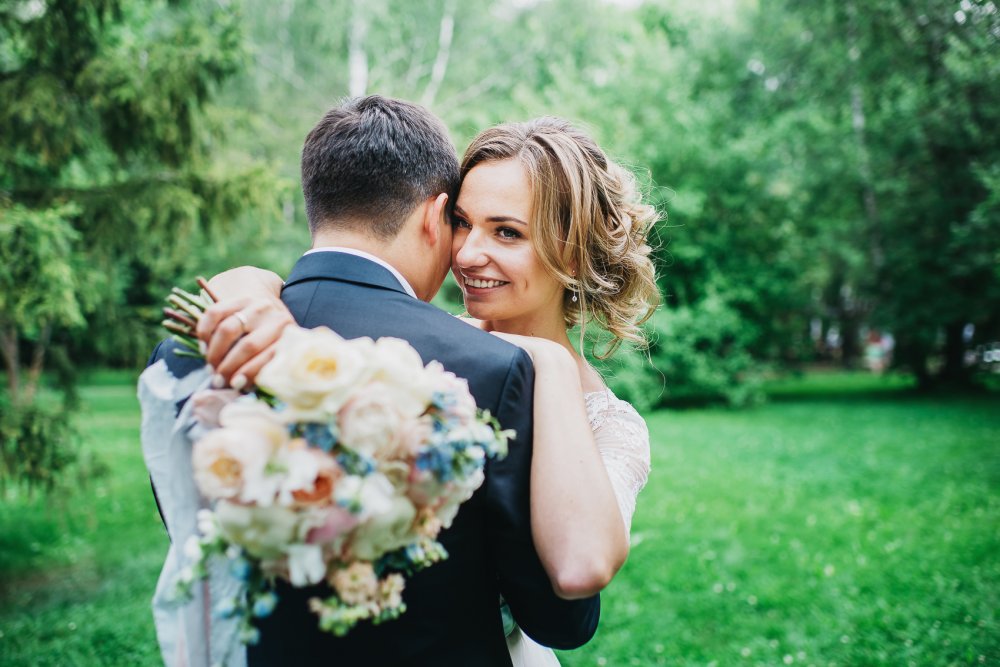 #kakorinywed
Организация Таня Елисеева
Декор и флористика Hlorisflowers 
Полиграфия Oksanamike
Фотографы Женя Гартон и Кира Невская
Платье невесты Весна Мария
Стилист Алена Агаларова
Украшения @namfleg_russia
Ведущий Борис Елисеев