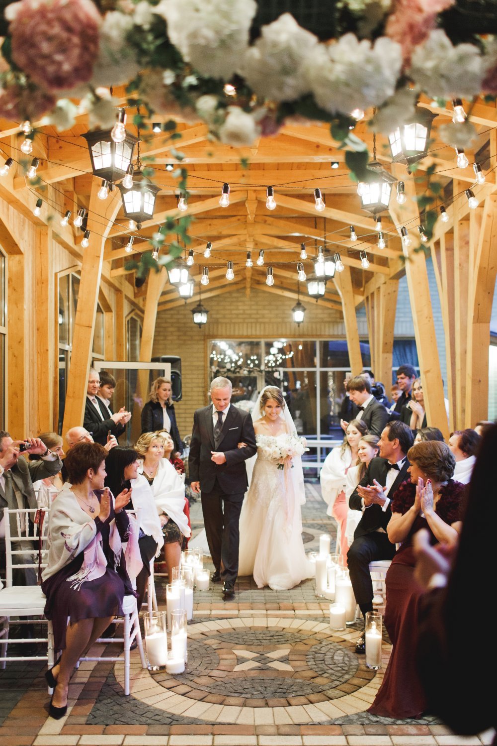 #Shine&WineWedding
Концепция и Организация Таня Елисеева
Декор и флористика Hlorisflowers 
Полиграфия Oksanamike
Фотографы MaryMoon и Артур Погосян