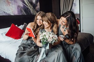 Очаровательные подружки невесты