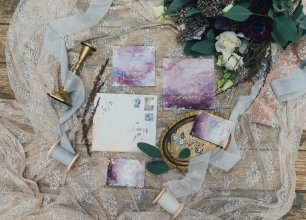 Приглашения в фиолетовой гамме