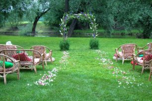 Оформление свадебной церемонии в стиле ретро-пикник