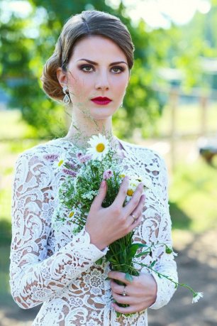 Свадебный букет из полевых цветов