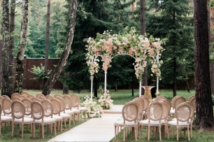 Изысканная арка для церемонии