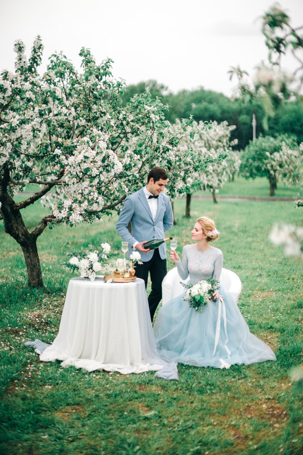 Свадьба в цветущем саду