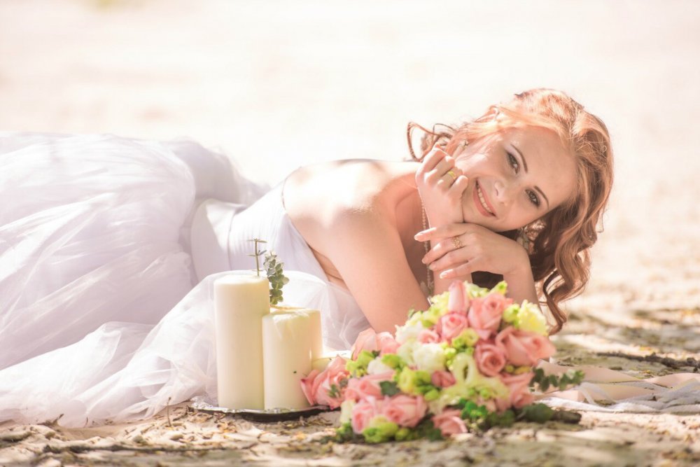 Стилизованная съемка "Утро у воды"
Нежный, необычный, интересный проект!
Идея и концепция:"Ivetta" студия авторских свадеб
Декор и флористика: Свадебная студия "BarBaris-Wedding"
Фото: Ангелина Нусина
Макияж и прическа: Галя Муртазина
Торт: Cake for you
Полиграфия:Дарья Ильницкая
Модель: Ольга Беляева