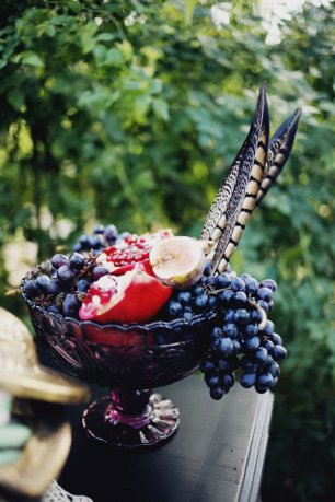 Перья в оформлении свадебного стола