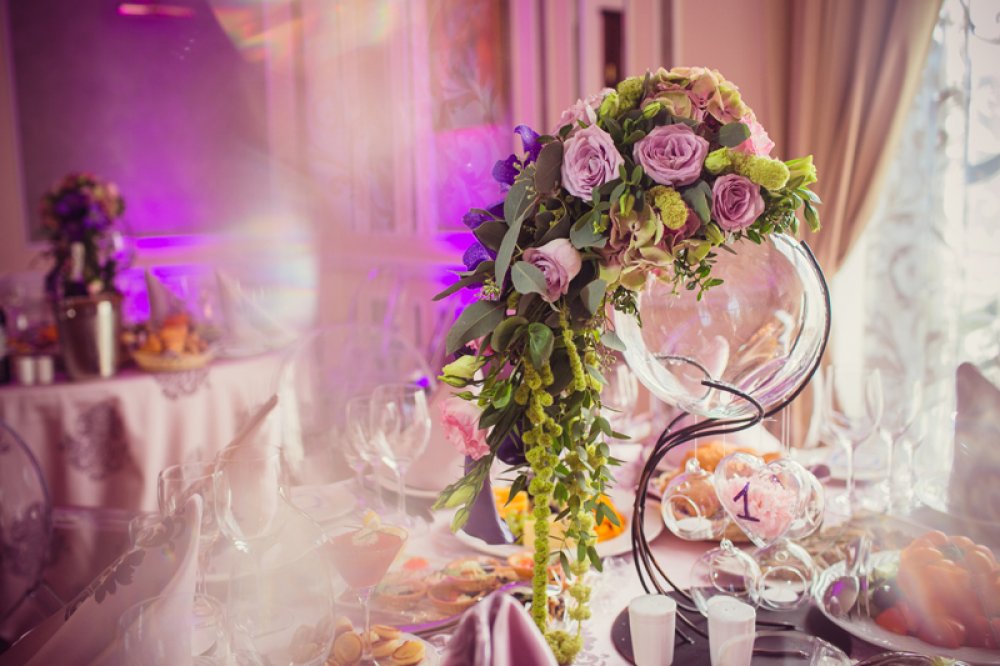 Необычные формы и уникальный дизайн - всегда в тренде. пусть свадебный декор будет отражением вашей индивидуальности. главное, доверьте его профессионалам.