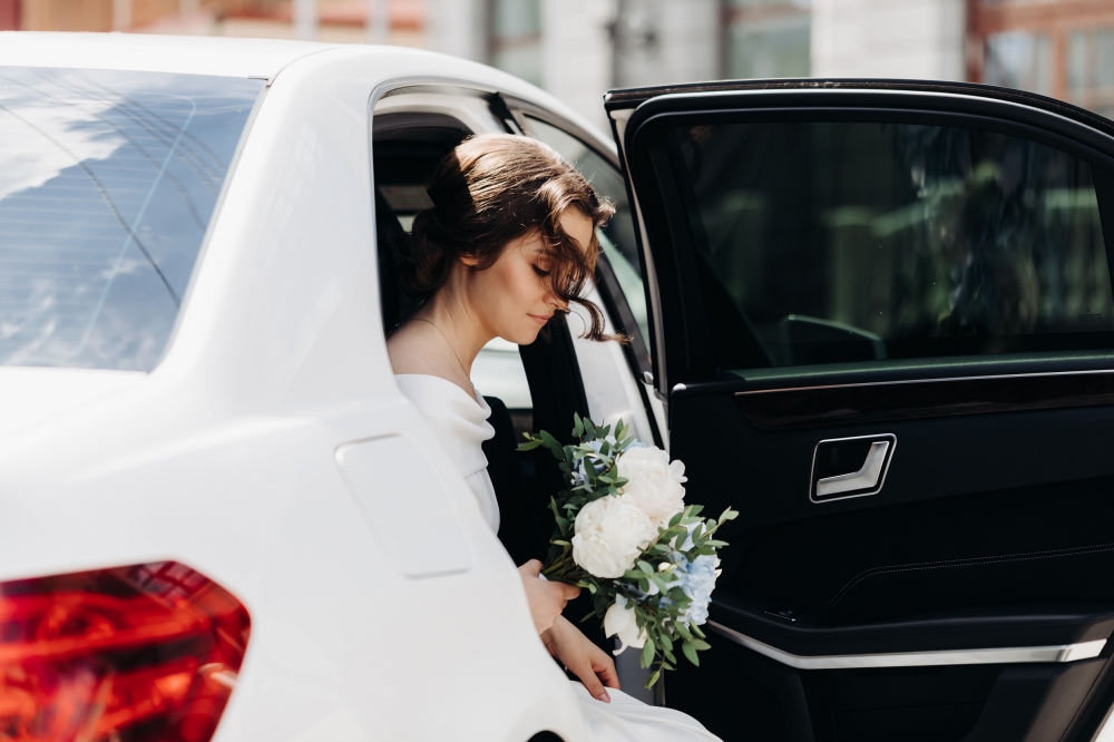 Организация и координация / PERFECTO WEDDING 
Декор / Флористика / Полиграфия / PERFECTO WEDDING 
Фотосъемка / Никита Сухоруков
Ведущий вечера / Анатолий Белый
Кавер-группа / Радио Juice 
Аксессуар в прическу / Екатерина Захарова
MUAH / Рада Русских